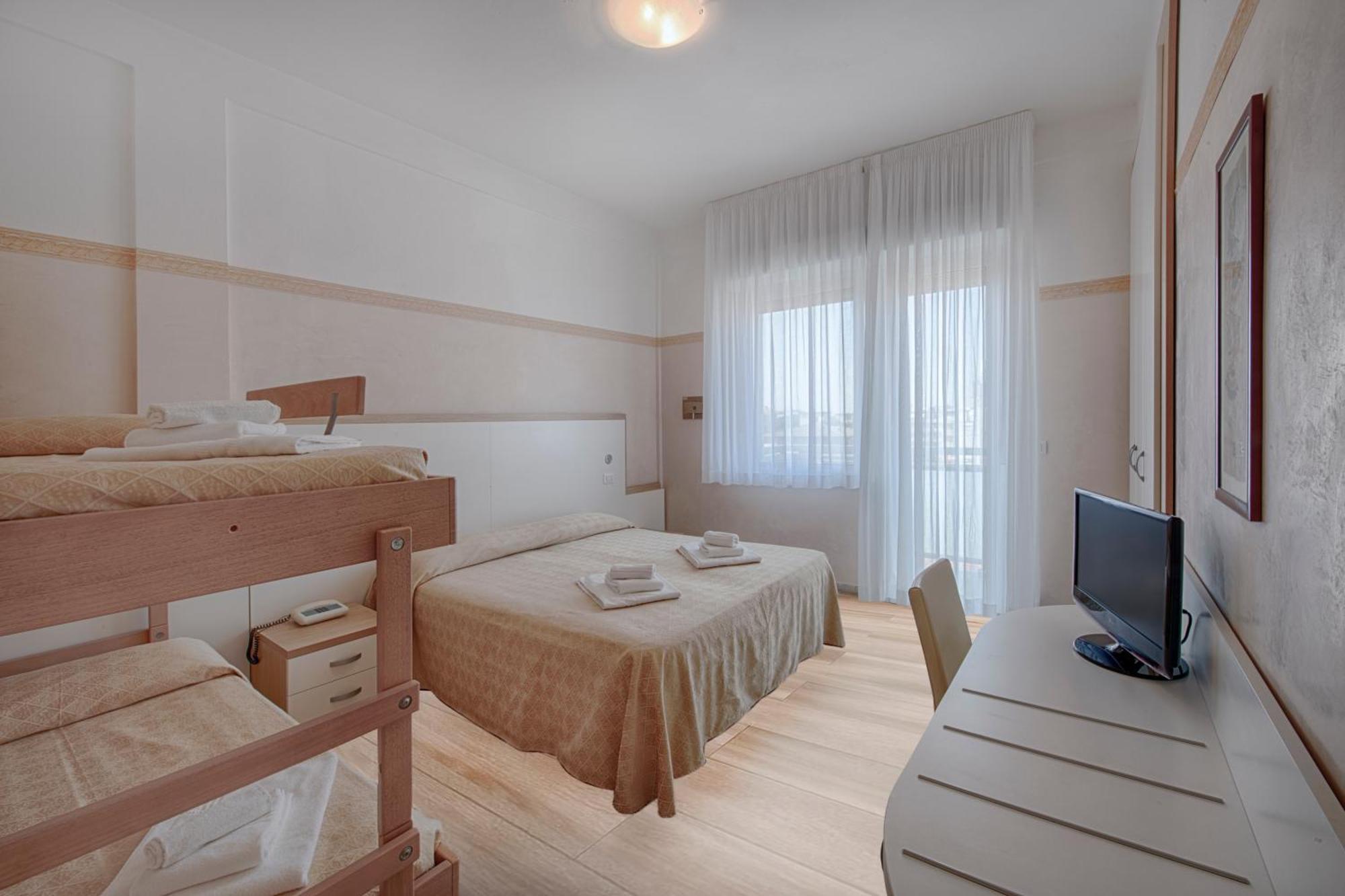 Hotel Continental Milano Marittima Buitenkant foto