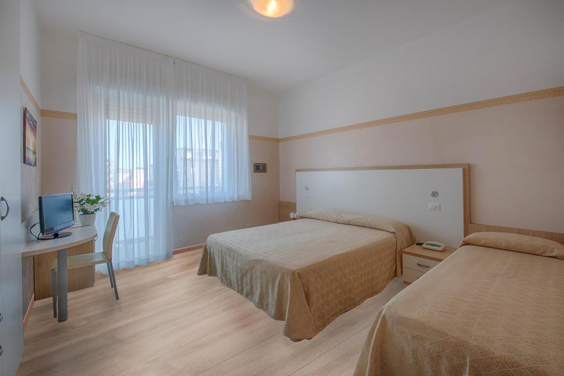 Hotel Continental Milano Marittima Buitenkant foto